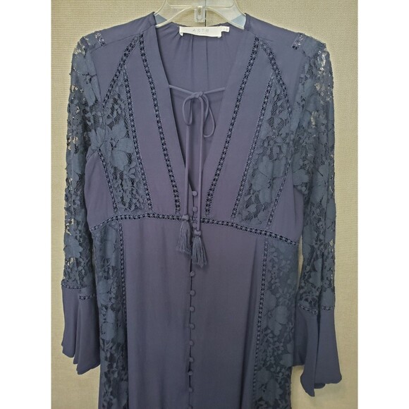 ASTR The Label Anastasia Navy Lace Detail Button-Front Bell Sleeve Dress Size L - Picture 3 of 6